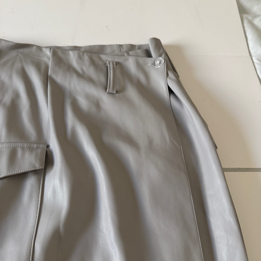 ASOS Utility Wrap Midi Skirt Pencil Asymmetrical Gray NWT Size 8 - Picture 4 of 7